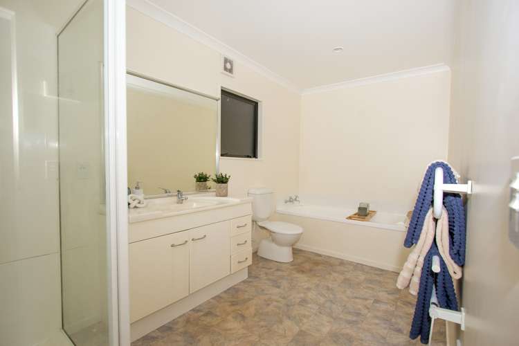 14A Claverton Grove Churton Park_14