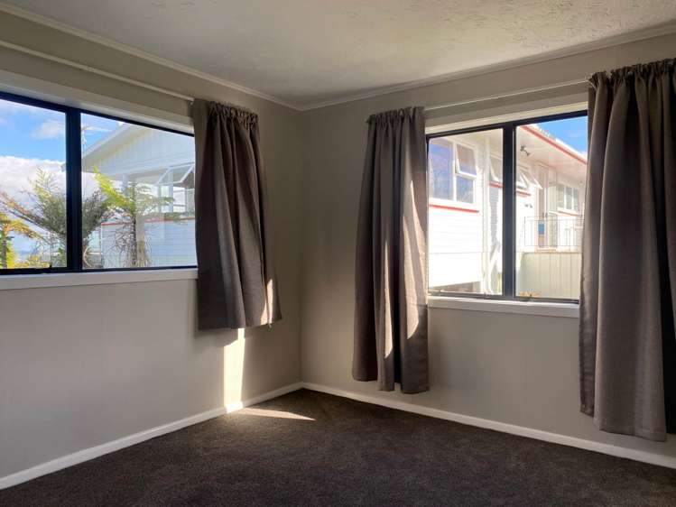 51 Roberts Road Matakatia_16