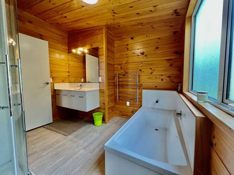 724a Ruapuke Road Raglan_38