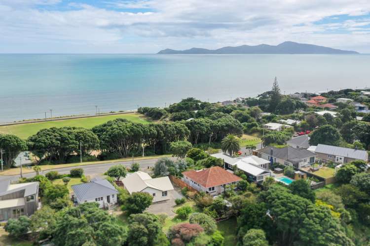 106 Wellington Road Paekakariki_16