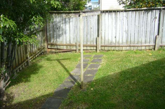 12a Jean Place Stanmore Bay_4