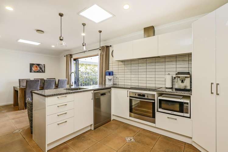 1015 Caroline Road Mayfair_6