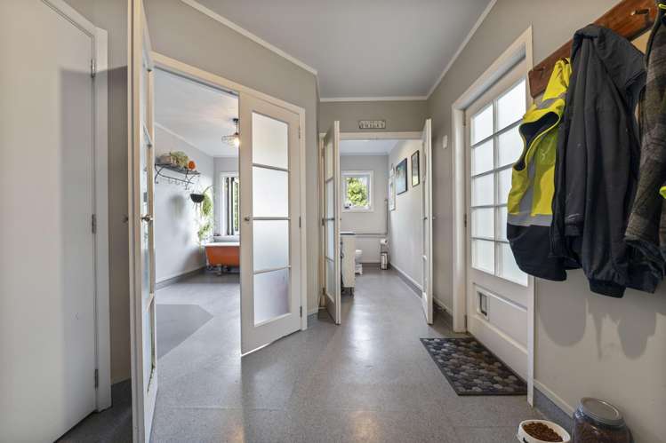 2071 South Road Otakeho_18