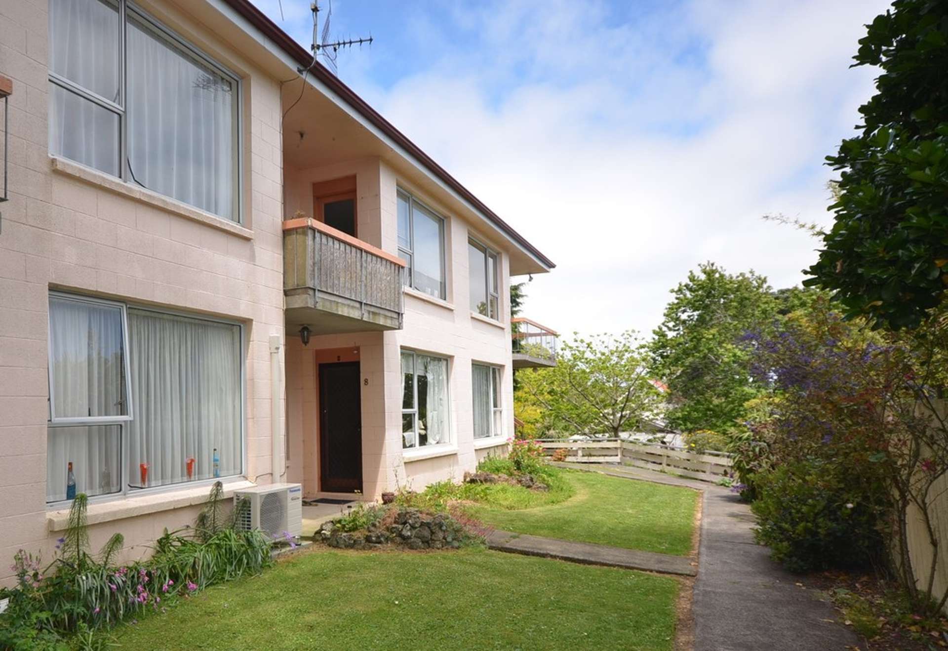 8/2 Fairview Road Mount Eden_0