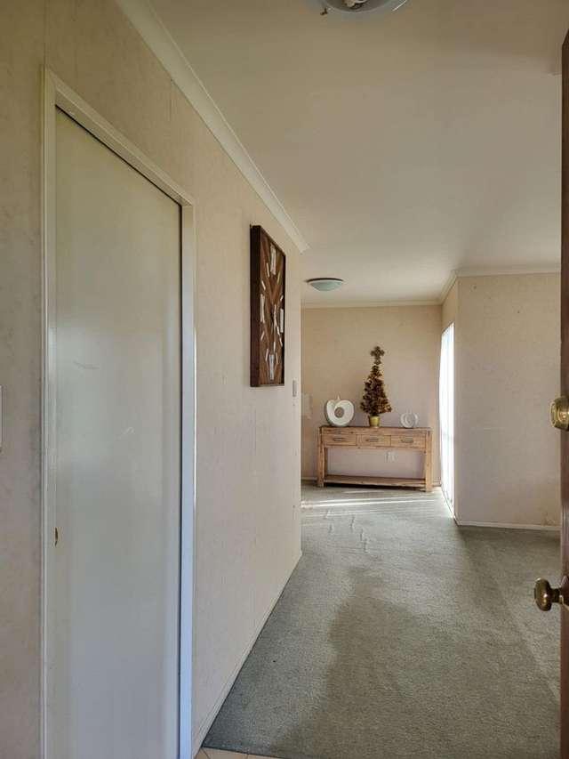 69 Medvale Avenue Flat Bush_2