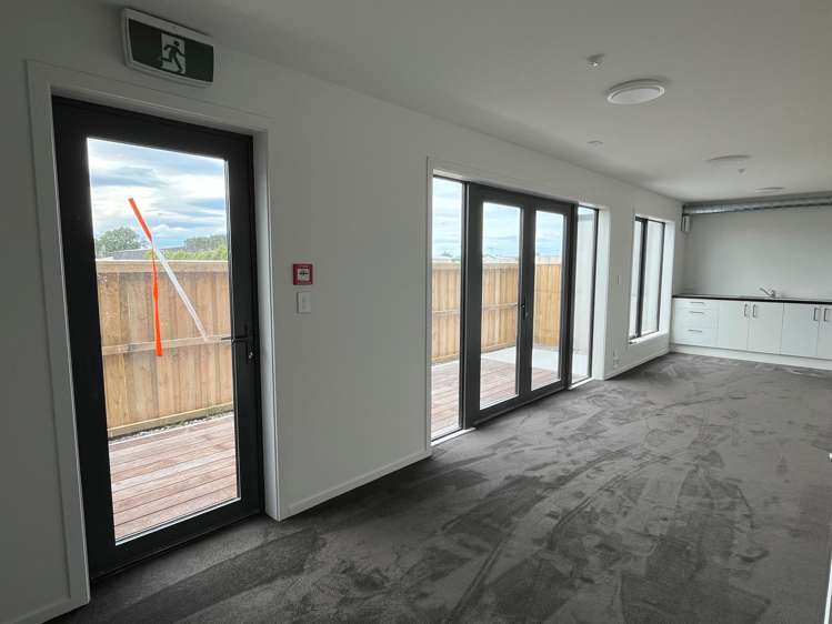 8/1 Lake Bryndwr Lane Burnside_4