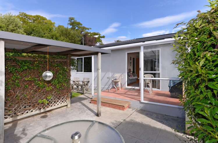 139 Saxton Road Stoke_2