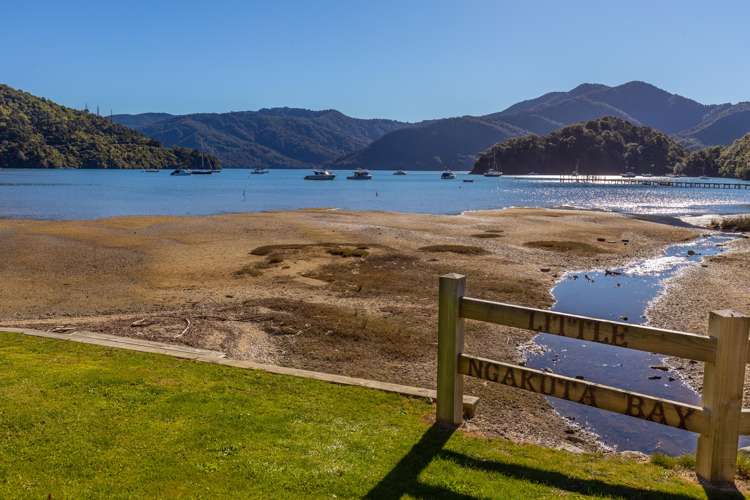 2369 Queen Charlotte Drive Anakiwa and Surrounds_10