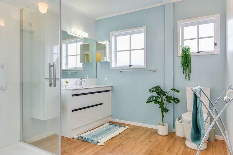 11 Sandalwood Drive Dinsdale_18