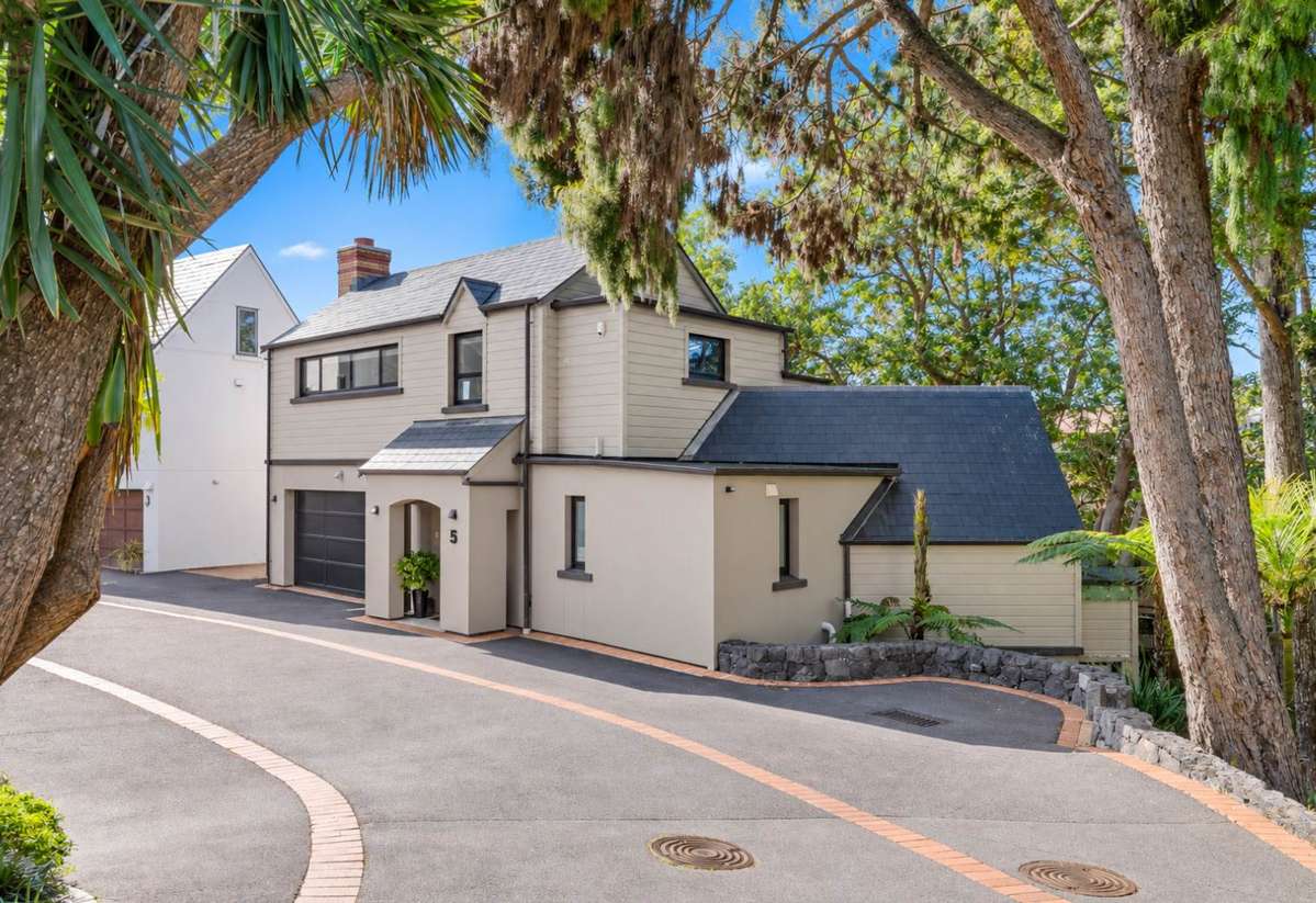 5/47 Shelly Beach Road_0