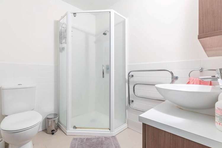 413/85 Beach Road City Centre_6