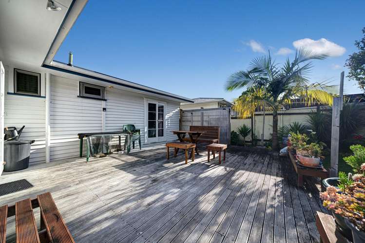 8 Coniston Avenue Te Atatu South_11