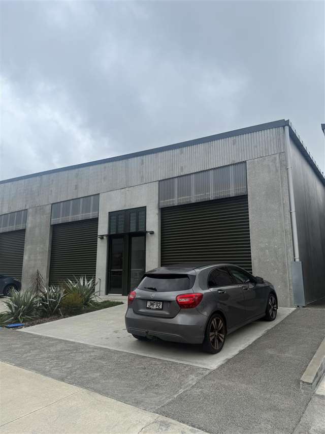 Units 27 & 28, 20 William Earp Place Tawa_2