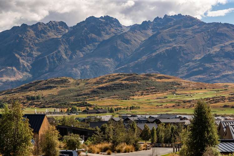 14 Falconer Rise Jacks Point_12