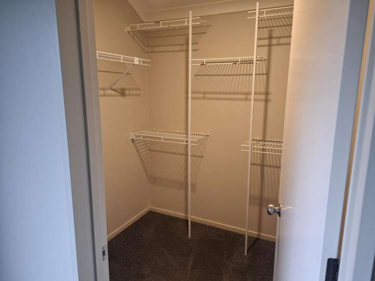 24 Oaklands Drive 11373_21