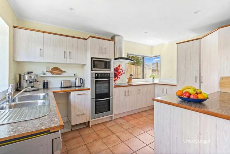 8 Greenview Way Te Kamo_1