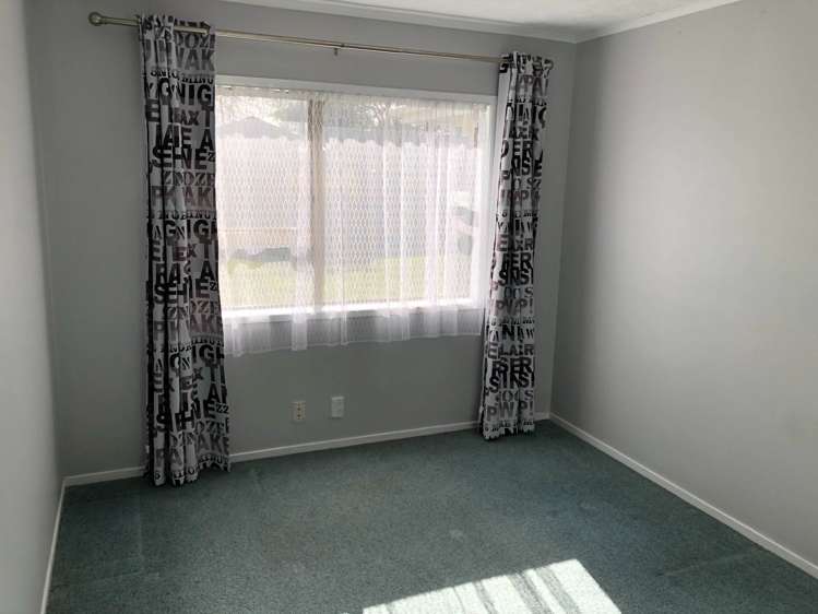 2 Redcrest Avenue Papakura_5