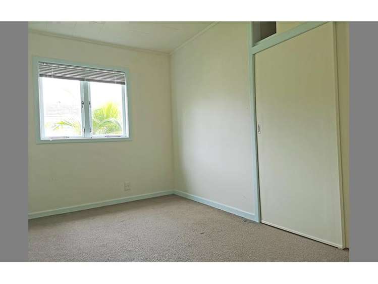 592 Beach Road Rothesay Bay_6