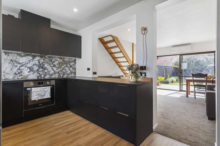 4/121 Mangere Road_1