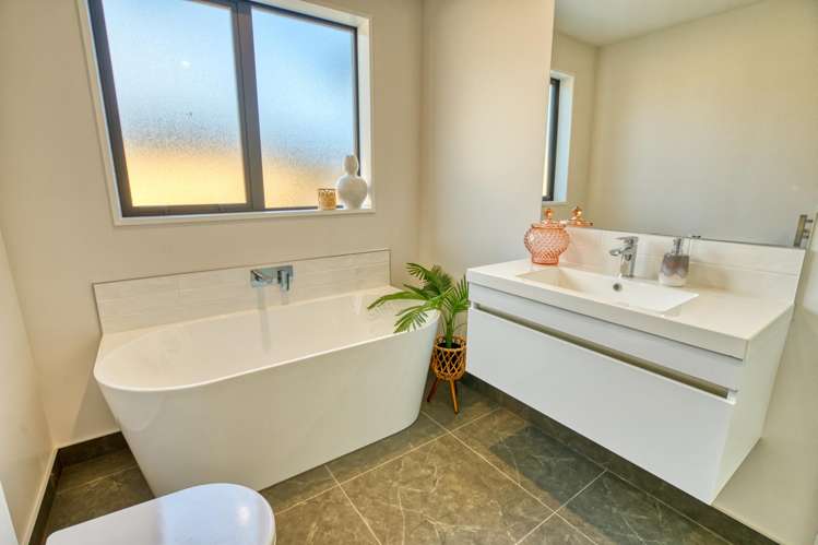 51 Ashley Drive Paroa_29