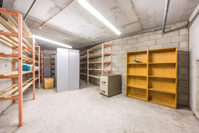 Auckland storage locker sells for $200,000 after fierce auction fight