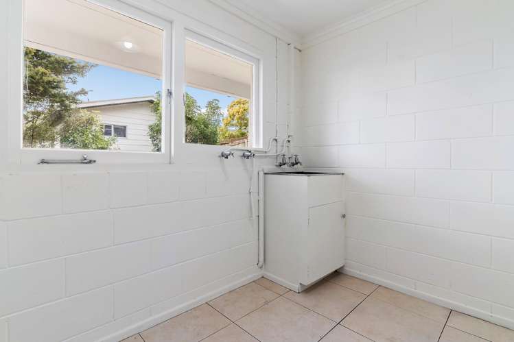 1/1 Nea Place Hillcrest_14