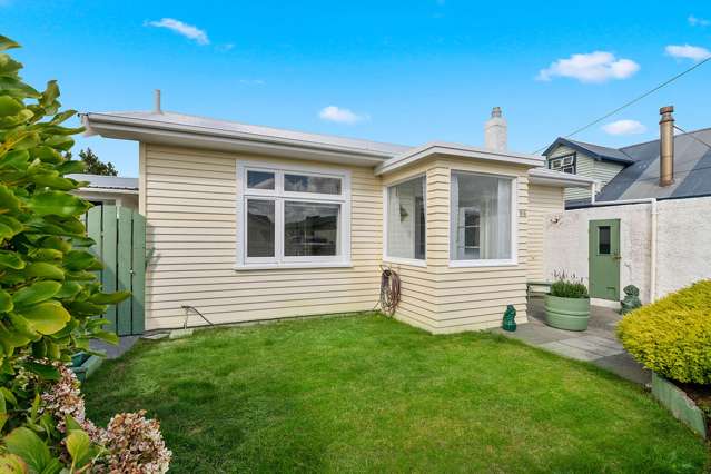 99 Apu Crescent Lyall Bay_4