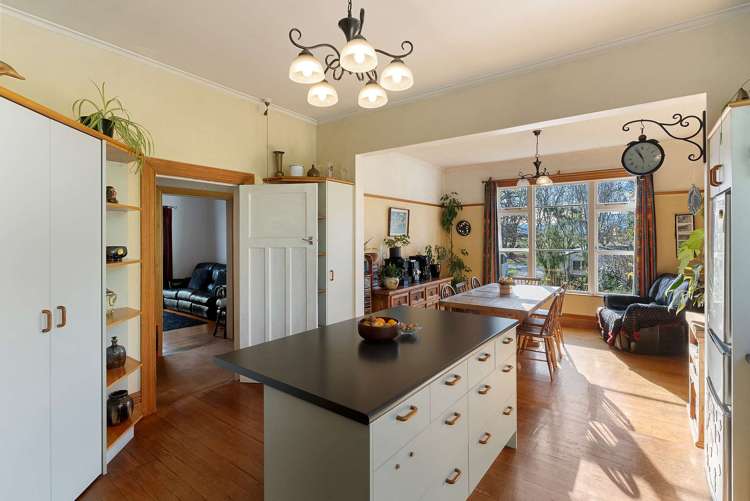 5625 West Coast Road Springfield_5