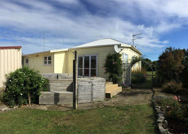 8 Campbell Street Hawera_13