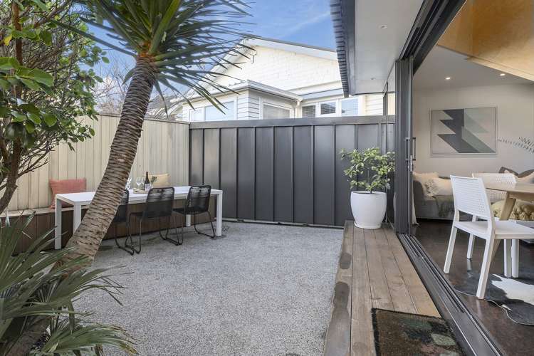 17a Fife Lane Miramar_16