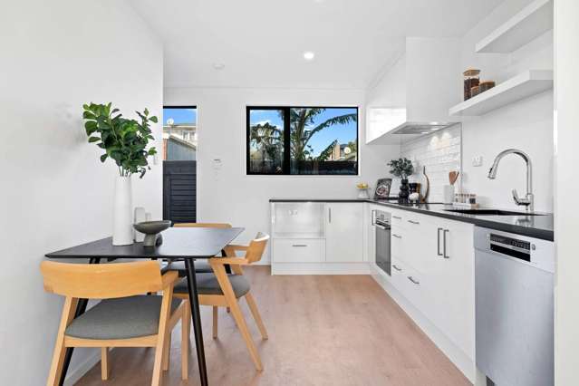 4/3 Derrett Place Mangere Bridge_1