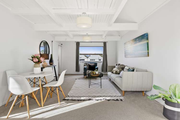 130 Akaroa Drive Maupuia_1