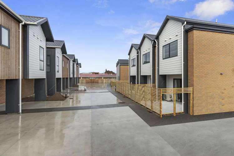 2/150 Te Rapa Road 3283_0