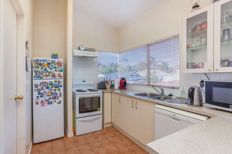 11 Skybird Place Glen Eden_11