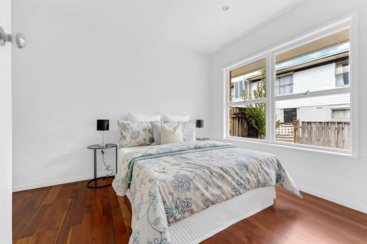 2/180 Archers Road Glenfield_8