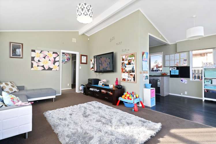 68 Portage Road New Lynn_11