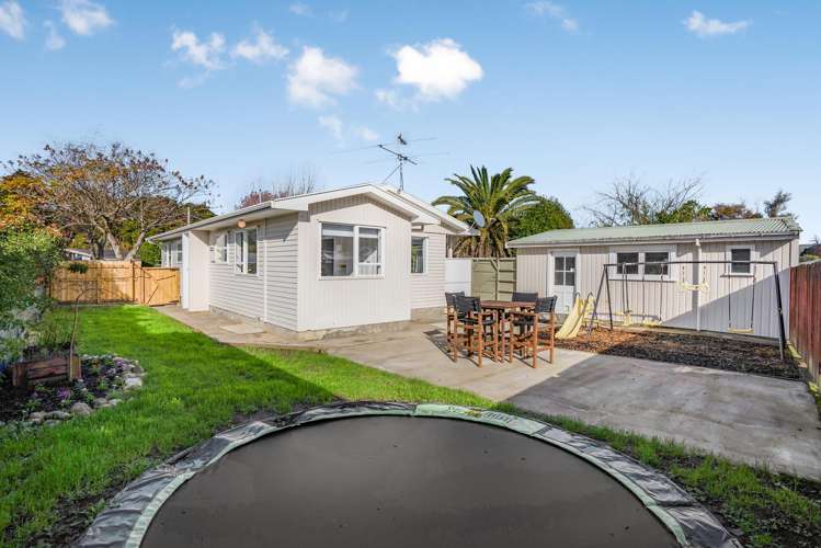19 California Drive Totara Park_18