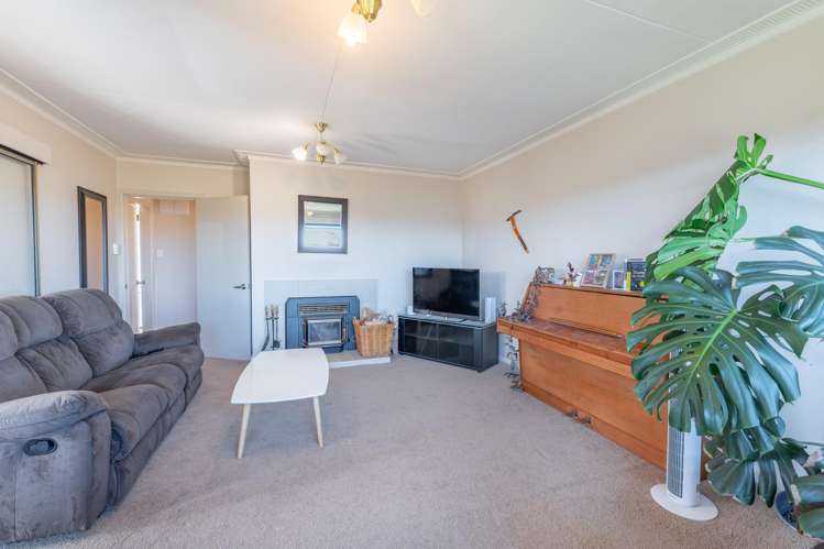 24 Hill View Crescent Highfield_12