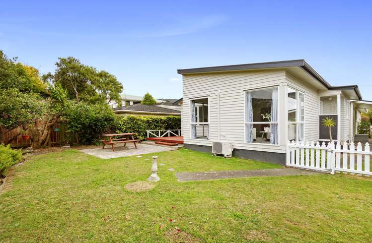 9a Redwood Avenue Tawa_9