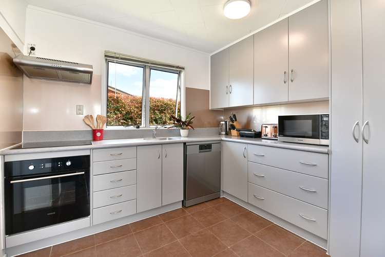 4b Parakai Avenue Parakai_8