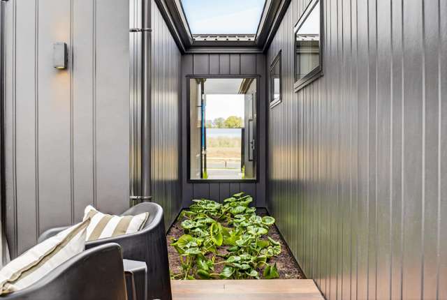 7 Annie Aranui Drive, Mission Hills Poraiti_2