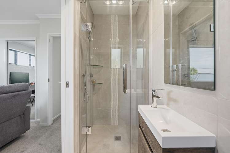 7/3 Royal View Road Te Atatu South_10