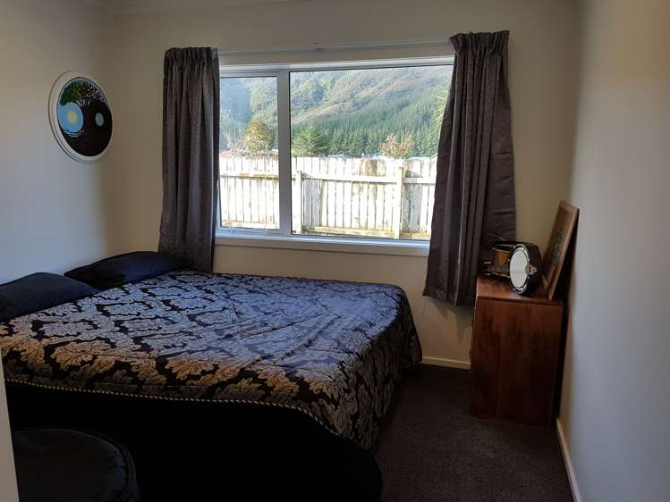 31b Grimsby Grove Wainuiomata_10