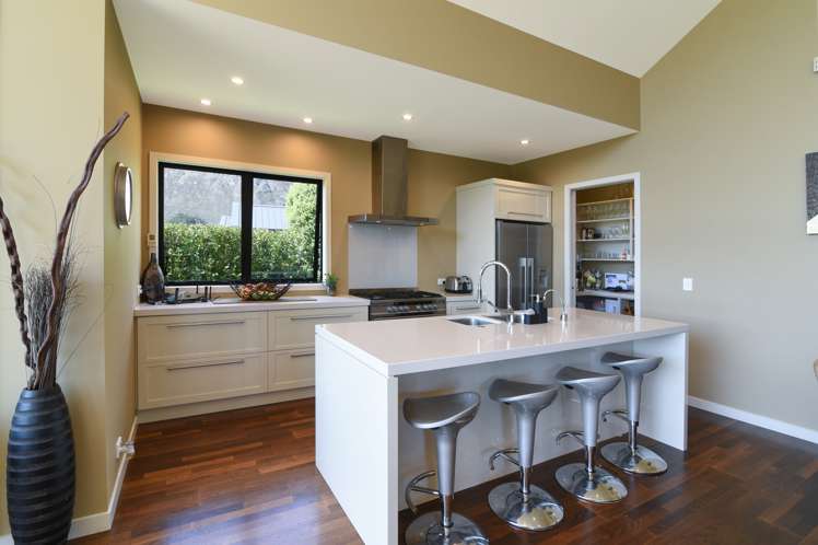 6 Bretby Court Jacks Point_9