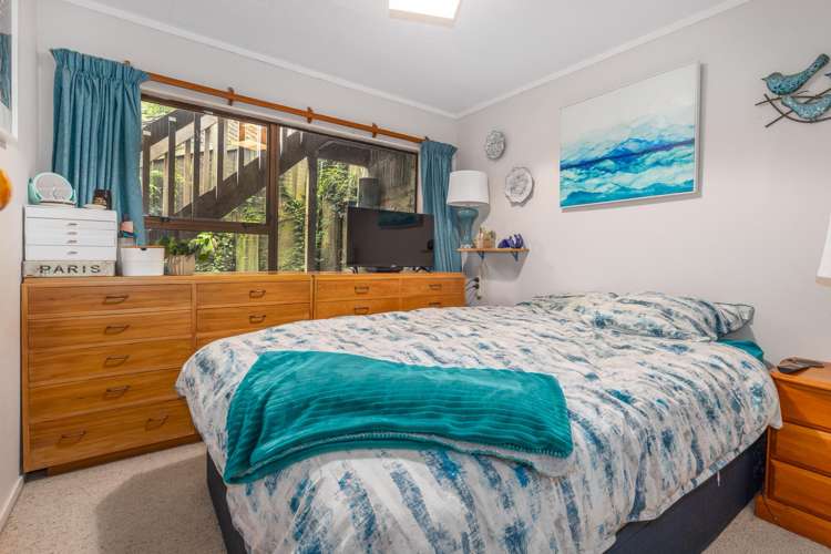 17 Kinloch Place Papakowhai_27