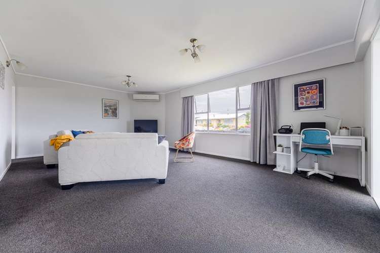 2 Robert McKeen Street Otaki Beach_9