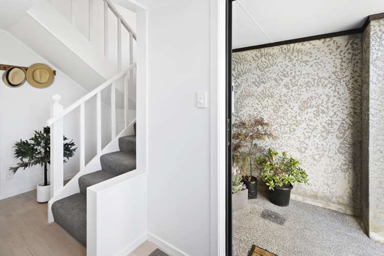 2/85 Elizabeth Street Mount Victoria_15