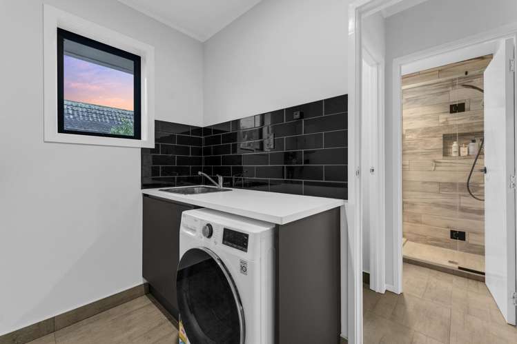 1/54 Luton Avenue Sunnyhills_17