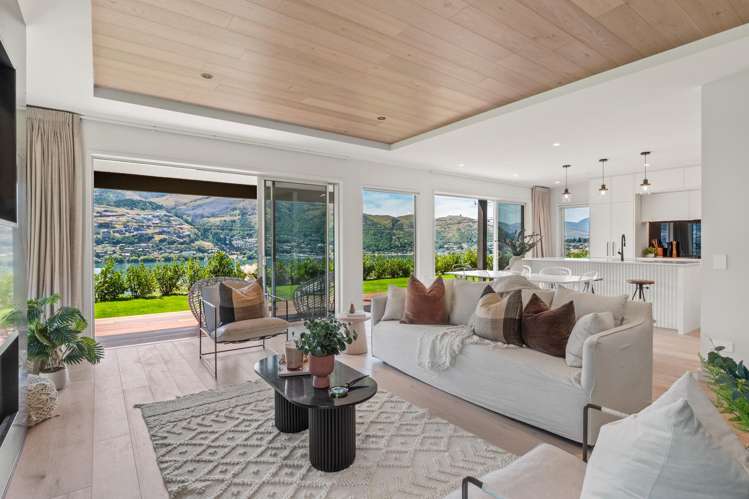 209 Peninsula Road Kelvin Heights_1