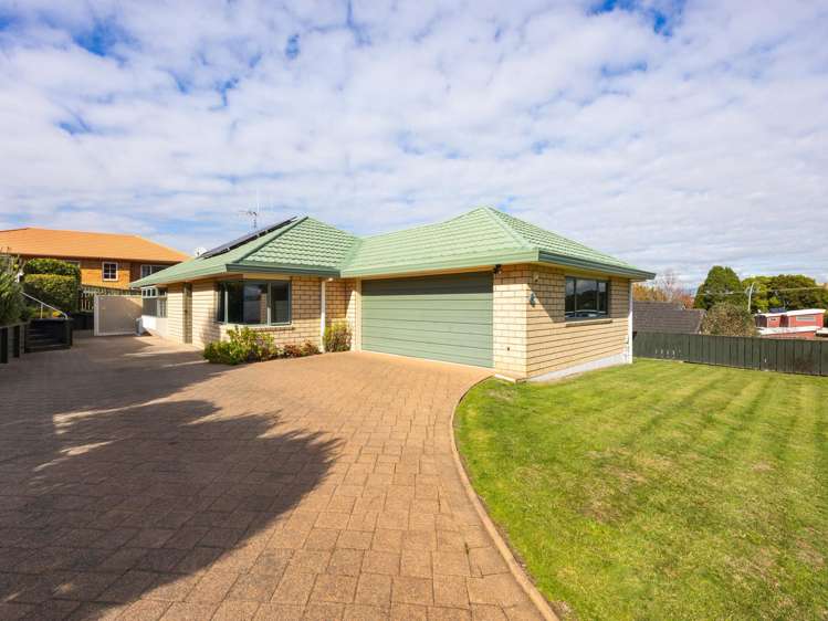 6 Glenside Rise Grandview Heights_24